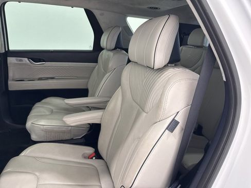 Used 2024 Hyundai Palisade Calligraphy image 21
