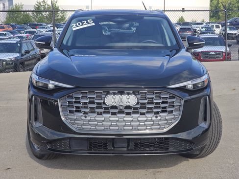 Certified 2025 Audi Q5 Premium Plus w/ Premium Plus AWD/4WD image 2