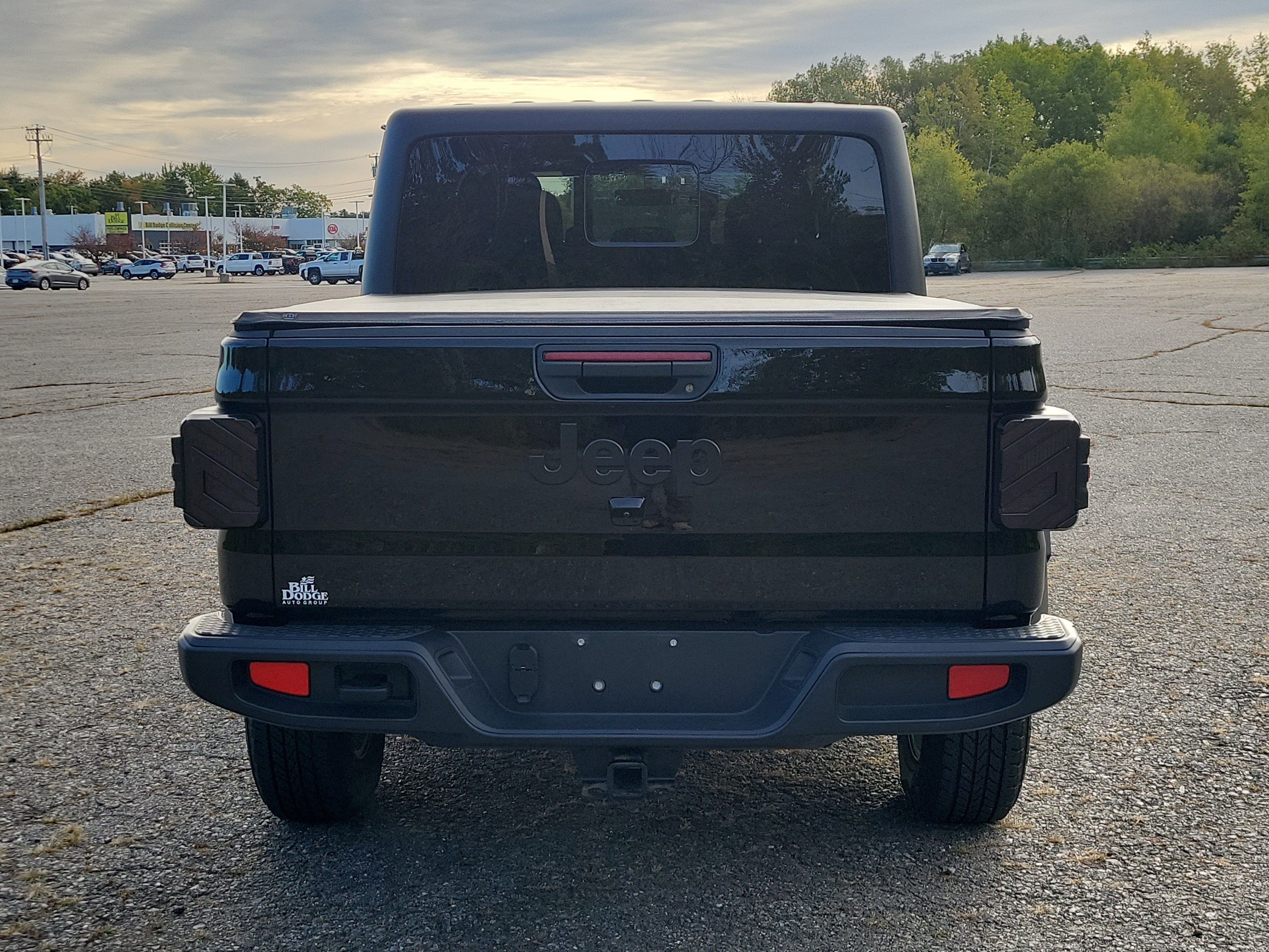 Used 2023 Jeep Gladiator Sport AWD/4WD image 6