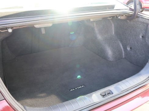 Used 2025 Nissan Altima 2.5 SV FWD image 15