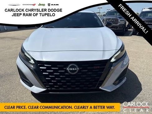 Used 2024 Nissan Altima 2.5 SR FWD image 3