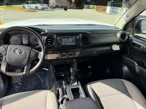 Used 2019 Toyota Tacoma SR w/ SR Convenience Package image 14