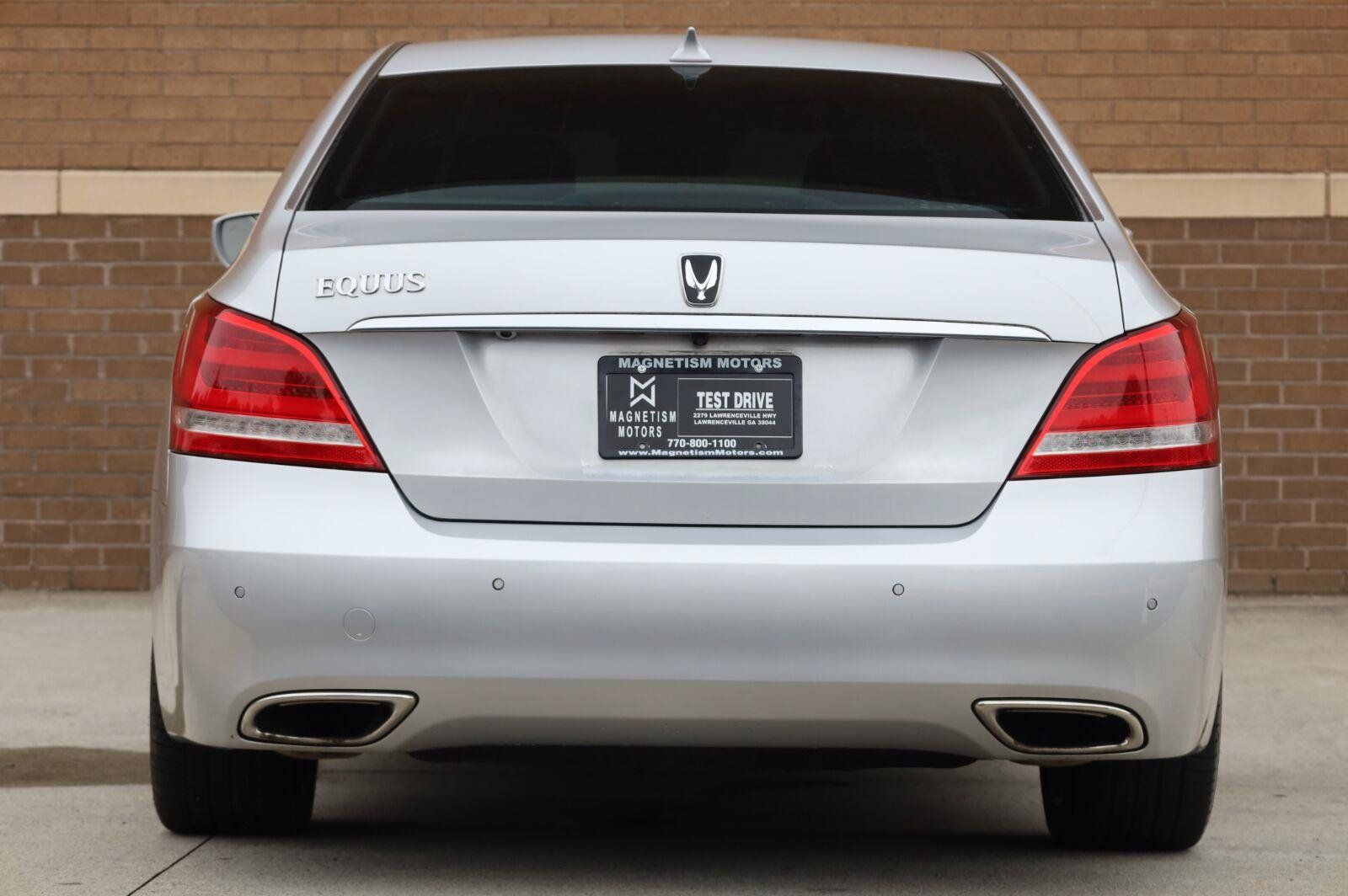 Used 2015 Hyundai Equus Signature RWD image 8