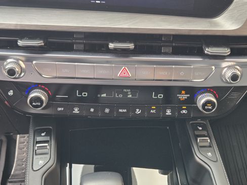 Used 2024 Kia Telluride SX Prestige X-Line AWD/4WD image 17