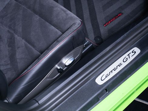 Used 2018 Porsche 911 Carrera GTS RWD image 28