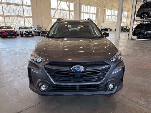 Used 2025 Subaru Outback Premium image 8