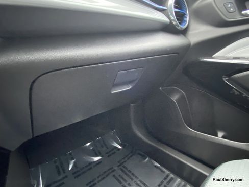 Used 2025 Chevrolet Trax LT w/ LT Convenience Package FWD image 29
