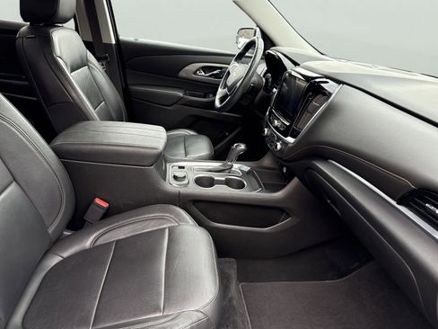 Used 2019 Chevrolet Traverse LT w/ LT Premium Package image 24