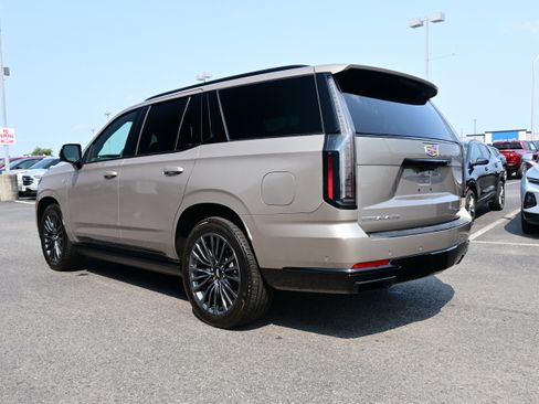 Used 2025 Cadillac Escalade Sport Platinum image 6