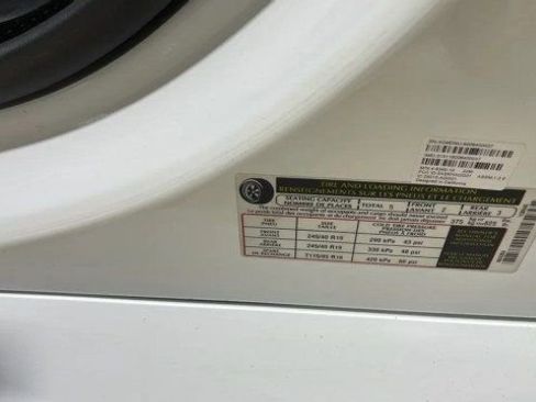 Used 2022 Jaguar XF R-Dynamic SE image 23