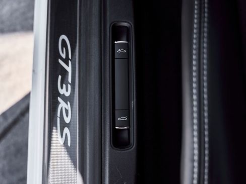 Used 2019 Porsche 911 GT3 RS RWD image 34