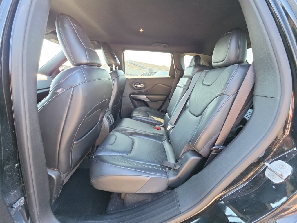 Used 2019 Jeep Cherokee High Altitude AWD/4WD image 9