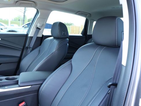 Certified 2025 Acura TLX w/ Technology Package image 11