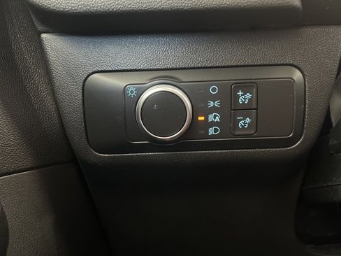 Used 2021 Ford Escape SE w/ Cold Weather Package image 22