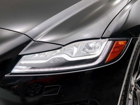 Used 2018 Jaguar XF S RWD image 9