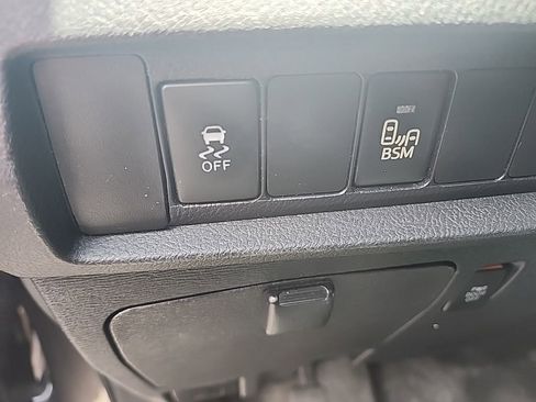 Used 2017 Toyota Sienna SE Premium FWD image 8