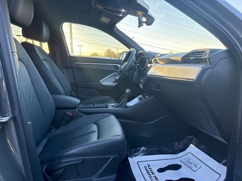 Used 2020 Audi Q3 2.0T Premium image 32