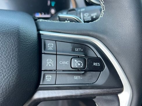 Used 2022 Jeep Grand Cherokee Limited 4xe image 31