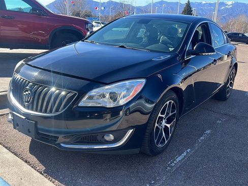Used 2017 Buick Regal Sport Touring image 17