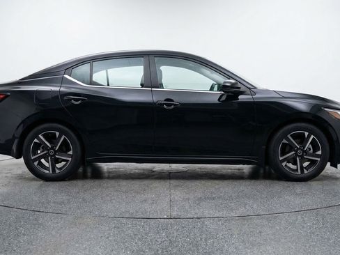 Used 2025 Nissan Sentra SV FWD image 11