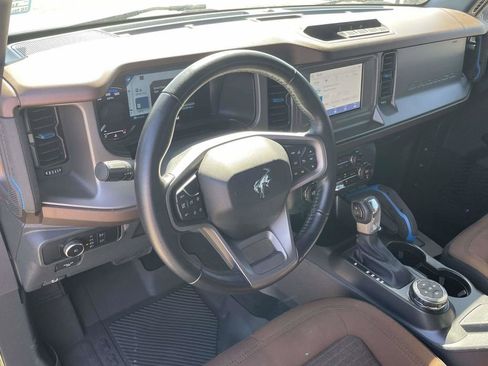 Used 2023 Ford Bronco Outer Banks image 11