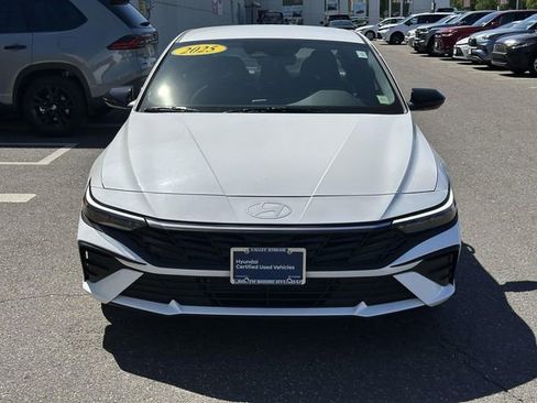 Used 2025 Hyundai Elantra SEL w/ Cargo Package FWD image 2