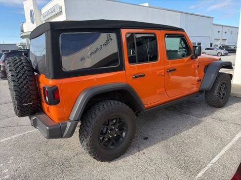 Used 2025 Jeep Wrangler Unlimited Sport AWD/4WD image 3