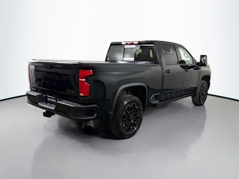 Used 2025 Chevrolet Silverado 2500 High Country w/ Midnight Edition AWD/4WD image 7
