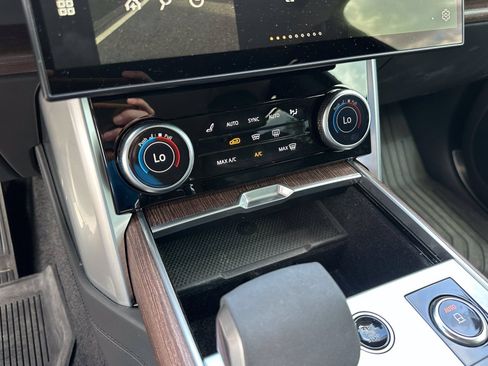 Used 2023 Land Rover Range Rover SE AWD/4WD image 28