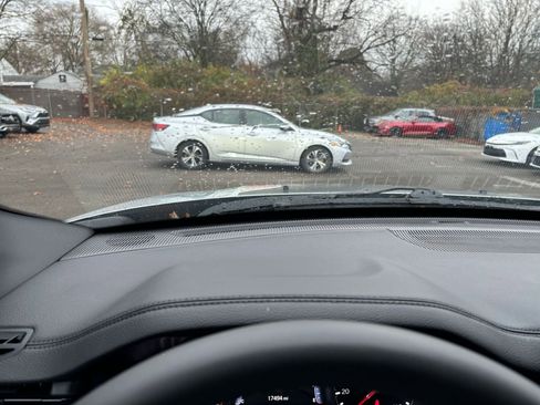 Used 2025 Jeep Compass Trailhawk image 33