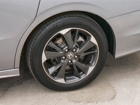 Used 2024 Honda Odyssey Elite image 6