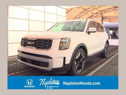 Used 2025 Kia Telluride S image 1
