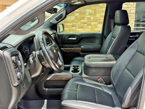 Used 2019 Chevrolet Silverado 1500 High Country w/ Technology Package AWD/4WD image 19