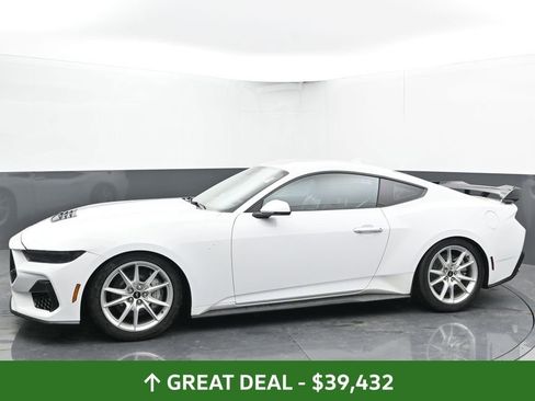 Used 2024 Ford Mustang GT Premium image 8