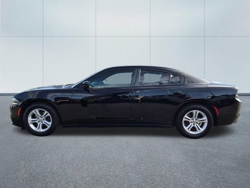 Used 2015 Dodge Charger SE w/ Power Sunroof Group RWD image 3