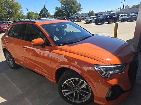 Used 2024 Audi Q3 2.0T Premium Plus w/ Premium Plus Package AWD/4WD image 2