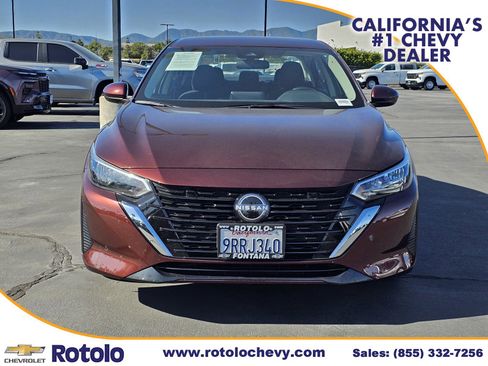 Used 2025 Nissan Sentra SV FWD image 2