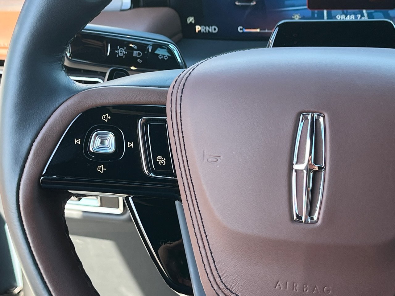 Used 2026 Lincoln Aviator Reserve w/ Luxury Package RWD image 19