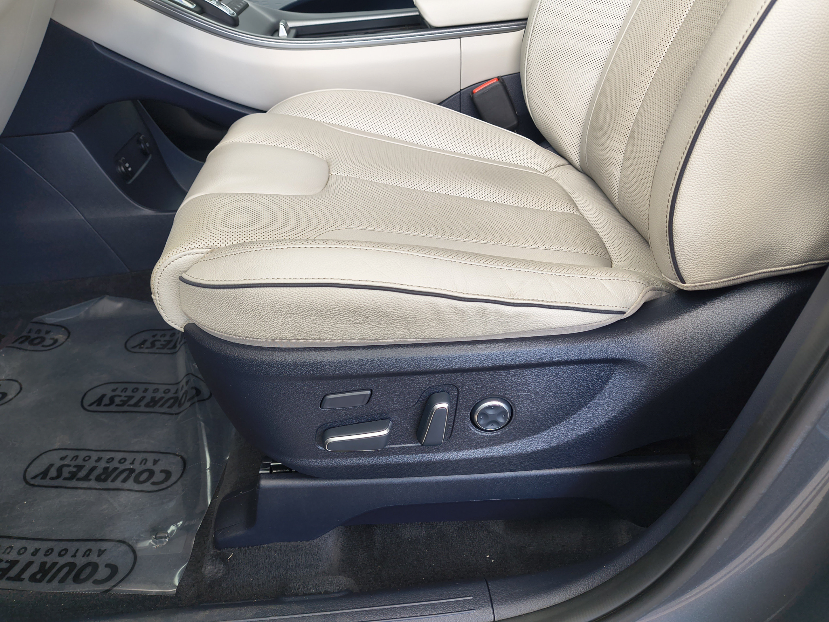 Certified 2023 Hyundai Palisade Limited FWD image 21