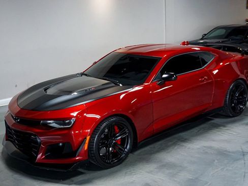 Used 2021 Chevrolet Camaro ZL1 image 75