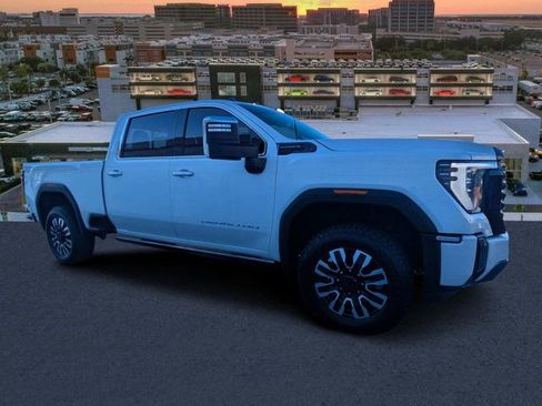 Used 2024 GMC Sierra 2500 Denali Ultimate image 1