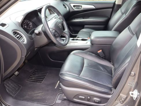 Used 2018 Nissan Pathfinder SL w/ SL Premium Package FWD image 16