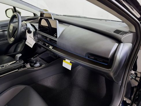 New 2026 Toyota Prius Plug-In Hybrid FWD image 24