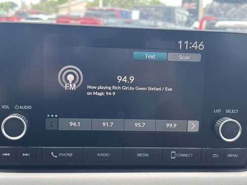 Used 2025 Honda HR-V LX image 20