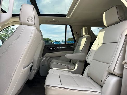 Used 2021 GMC Yukon Denali w/ Advanced Technology Package RWD image 14