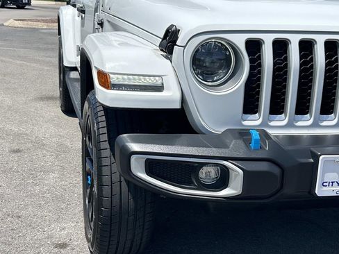Used 2023 Jeep Wrangler Unlimited Sahara w/ Cold Weather Group AWD/4WD image 11