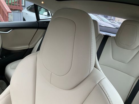 Used 2019 Tesla Model S Standard Range AWD/4WD image 18