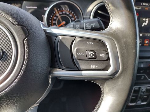 Used 2018 Jeep Wrangler Unlimited Sahara w/ Uconnect 4C Nav & Sound Group AWD/4WD image 26