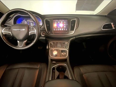 Used 2017 Chrysler 200 Limited Platinum w/ Mopar Interior Package FWD image 15
