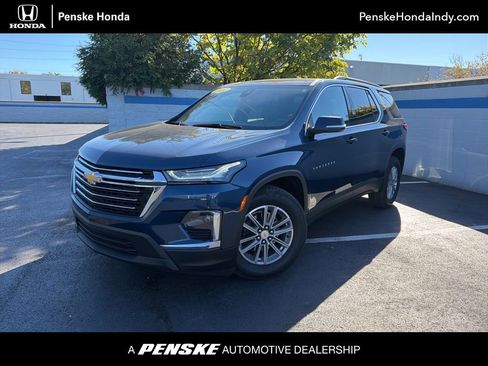 Used 2023 Chevrolet Traverse LT image 1